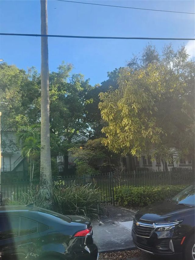 3 of 6 - 412 Nw 4th Street, Miami, FL