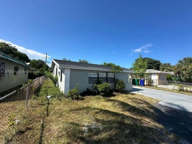 4 of 10 - 3021 Nw 7th Court, Fort Lauderdale, FL