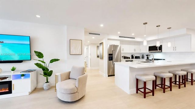 2 of 22 - 177 Ocean Lane Drive #213, Key Biscayne, FL