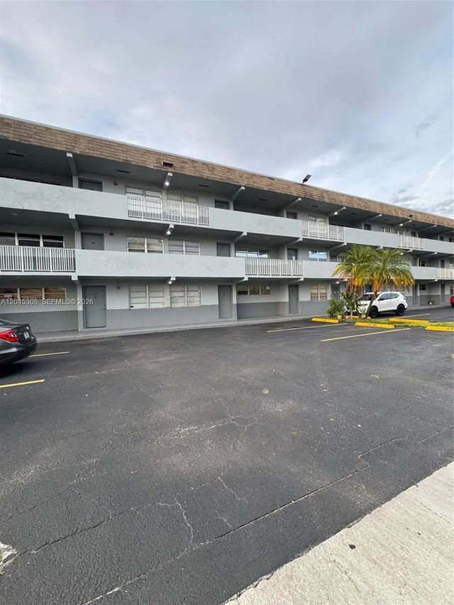 2 of 21 - 11195 Sw 1st Street #314, Sweetwater, FL