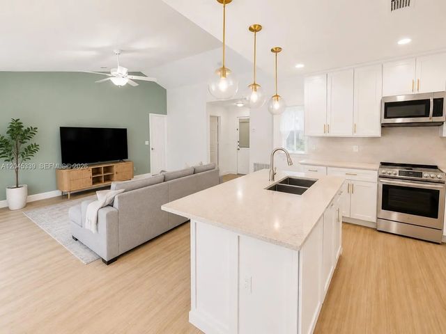 3 of 11 - 338 Mantis Loop, , FL