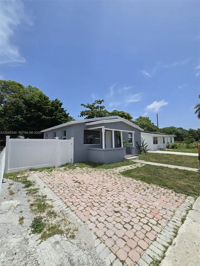 5 of 26 - 719 21st Street, West Palm Beach, FL