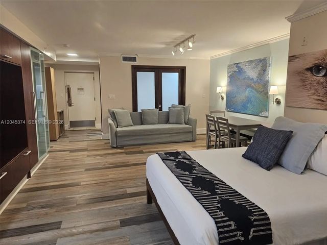 2 of 23 - 1024 Ocean Drive #a305, Miami Beach, FL