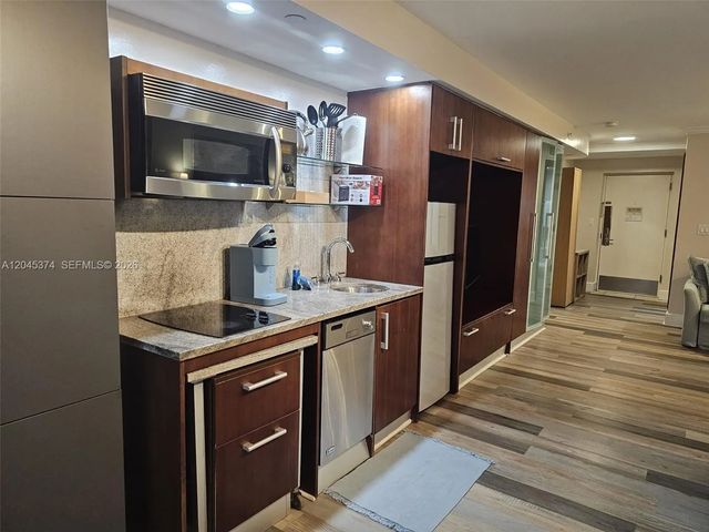 3 of 23 - 1024 Ocean Drive #a305, Miami Beach, FL