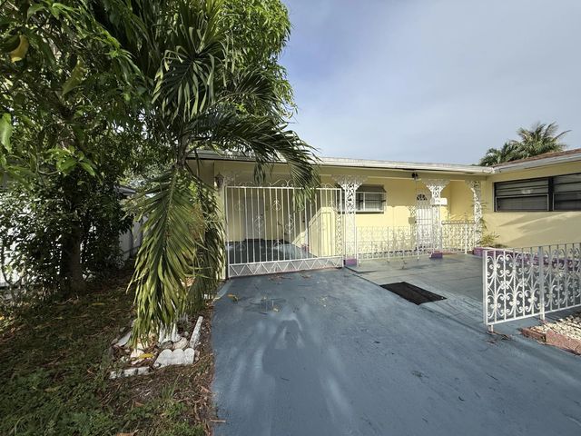 124 Nw 45th Avenue, Plantation
