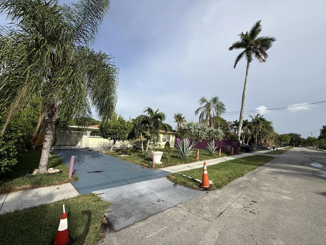 4 of 39 - 124 Nw 45th Avenue, Plantation, FL