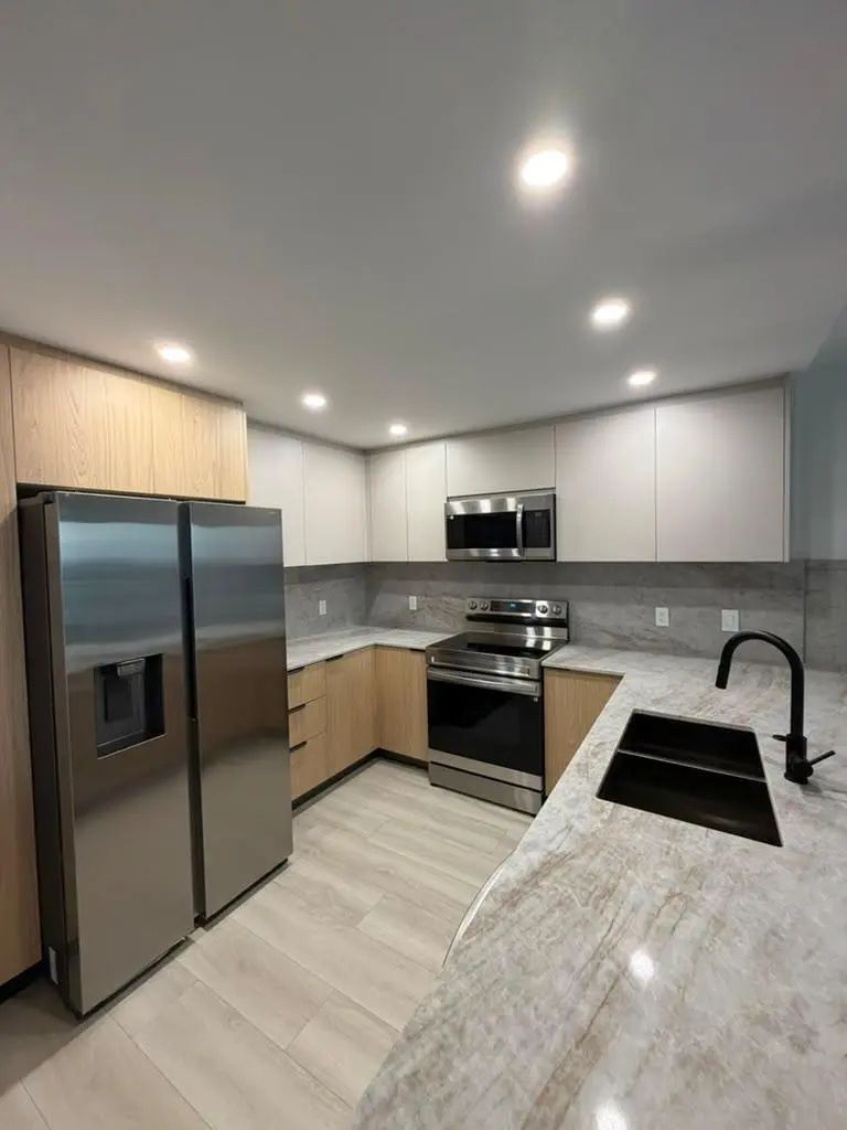 427 Golden Isles Drive #12d, Hallandale Beach