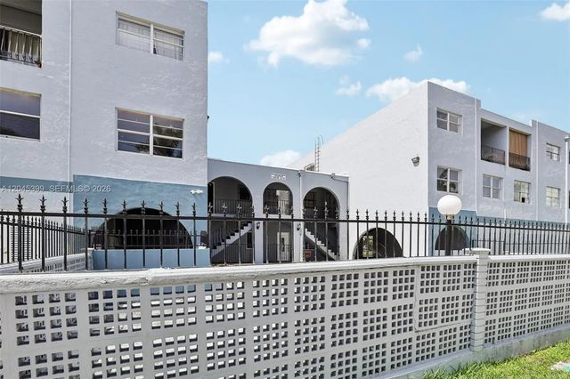1300 W 53rd Street #25, Hialeah
