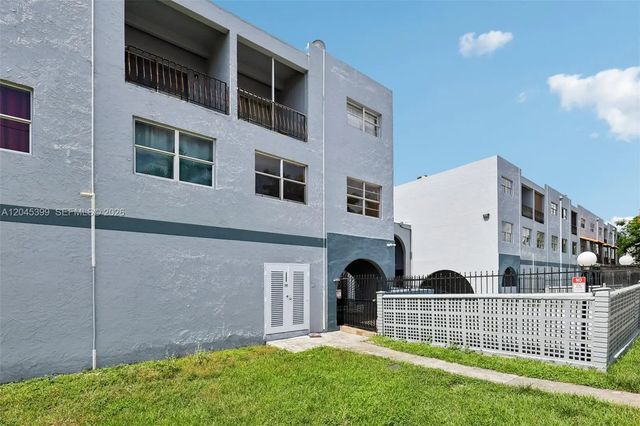 2 of 28 - 1300 W 53rd Street #25, Hialeah, FL
