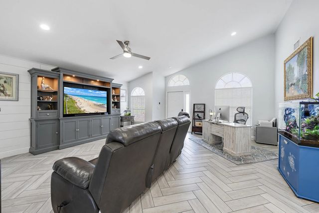 4 of 28 - 1875 Oak Berry Circle, Wellington, FL
