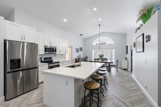 5 of 28 - 1875 Oak Berry Circle, Wellington, FL