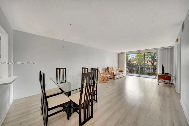 3 of 35 - 2571 Aragon Boulevard #220, Sunrise, FL