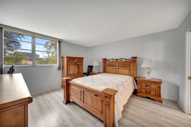 4 of 35 - 2571 Aragon Boulevard #220, Sunrise, FL