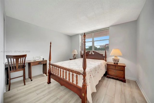 5 of 35 - 2571 Aragon Boulevard #220, Sunrise, FL