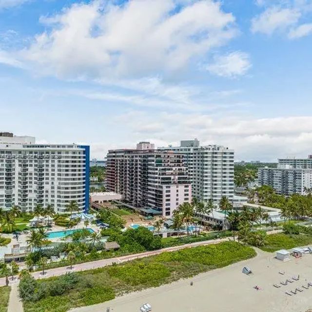 4 of 35 - 5225 Collins Avenue #1117, Miami Beach, FL