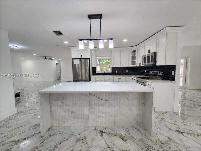 3 of 29 - 3133 Washigton Road, Brandon, FL