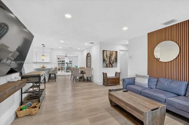 2 of 33 - 1131 N 75th Avenue, Hollywood, FL