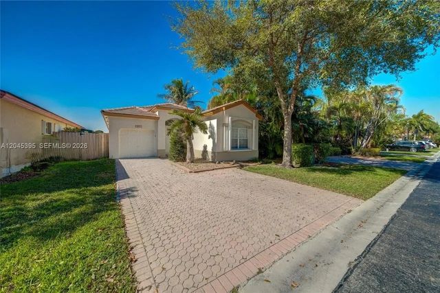 3 of 32 - 2924 Nw 99th Place, Doral, FL