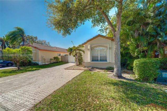 4 of 32 - 2924 Nw 99th Place, Doral, FL