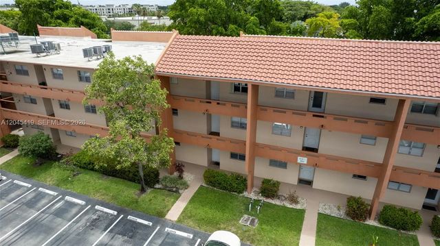 8814 W Mcnab Road #204, Tamarac