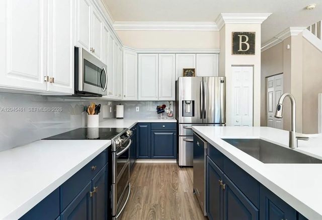 4 of 26 - 208 Se 15th Street, Dania Beach, FL
