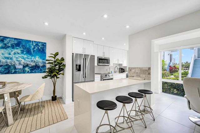 4 of 23 - 425 Bayshore Drive #15, Fort Lauderdale, FL