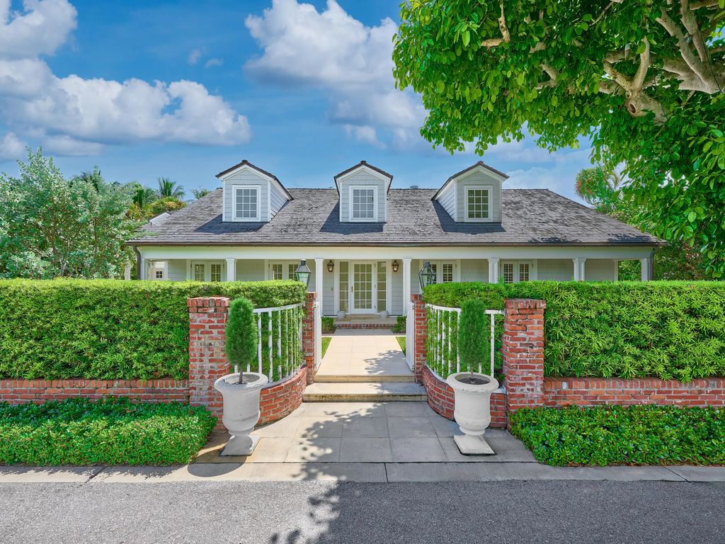222 Monterey Road, Palm Beach