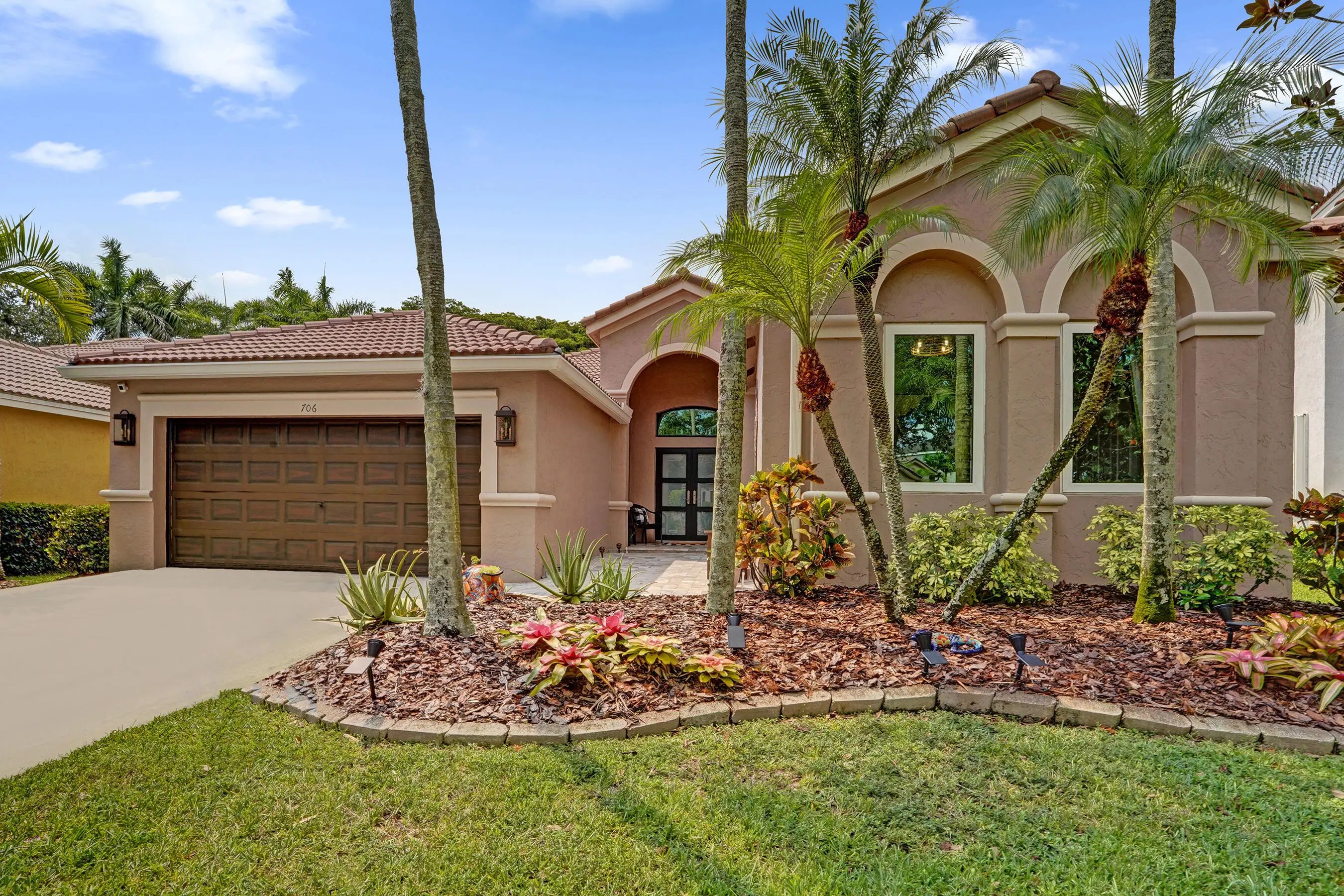 706 Tulip Circle, Weston
