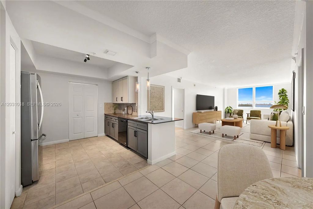 2000 N Bayshore Drive #420, Miami