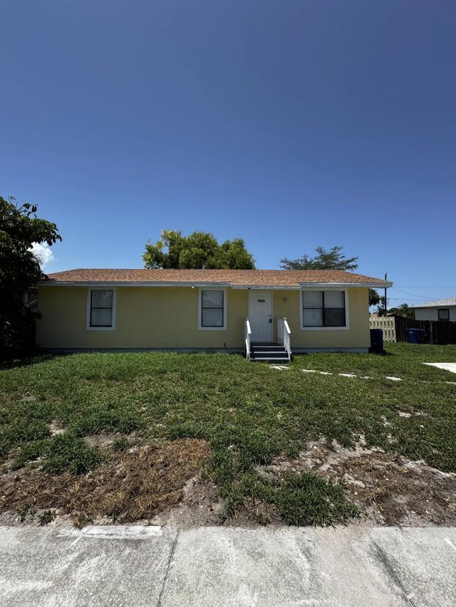 2 of 28 - 1464 W 32nd Street, Riviera Beach, FL