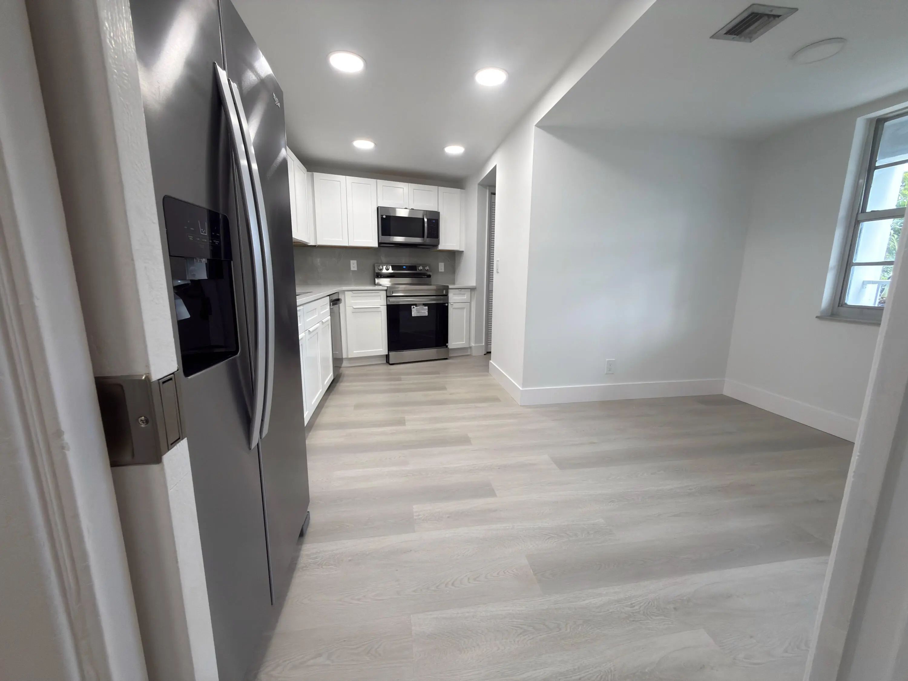 625 Oaks Drive #305, Pompano Beach