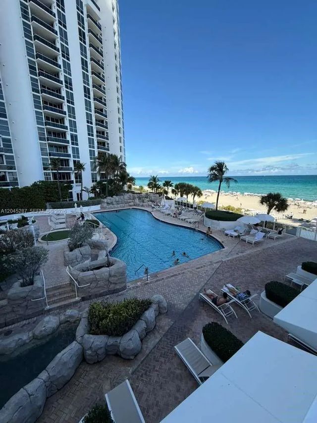5 of 26 - 18001 Collins Avenue #1006, Sunny Isles Beach, FL