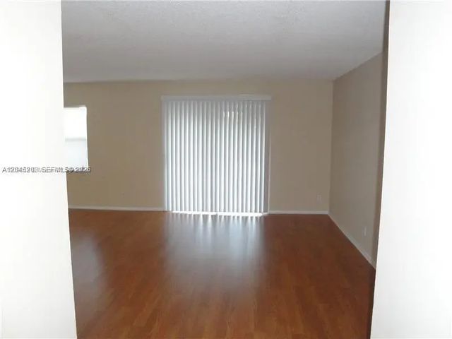 2 of 9 - 18111 Nw 68th Avenue #i208, Hialeah, FL