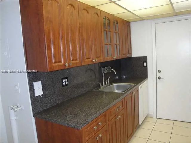 5 of 9 - 18111 Nw 68th Avenue #i208, Hialeah, FL
