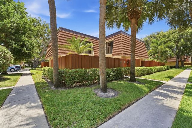 2 of 37 - 2716 27th Court, Jupiter, FL