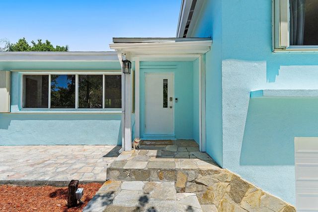 2 of 39 - 1429 Crest Drive, Lake Worth, FL