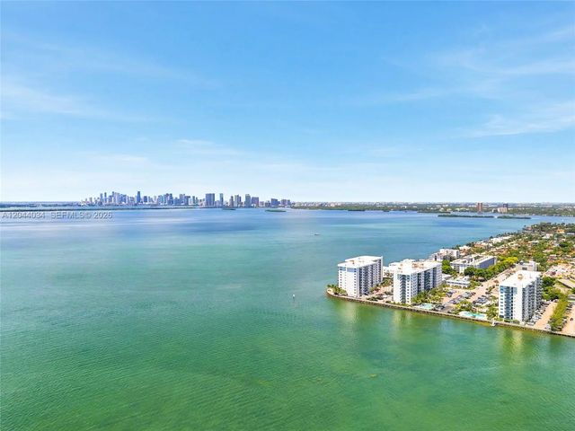 4 of 31 - 7501 E Treasure Drive #2s, North Bay Village, FL