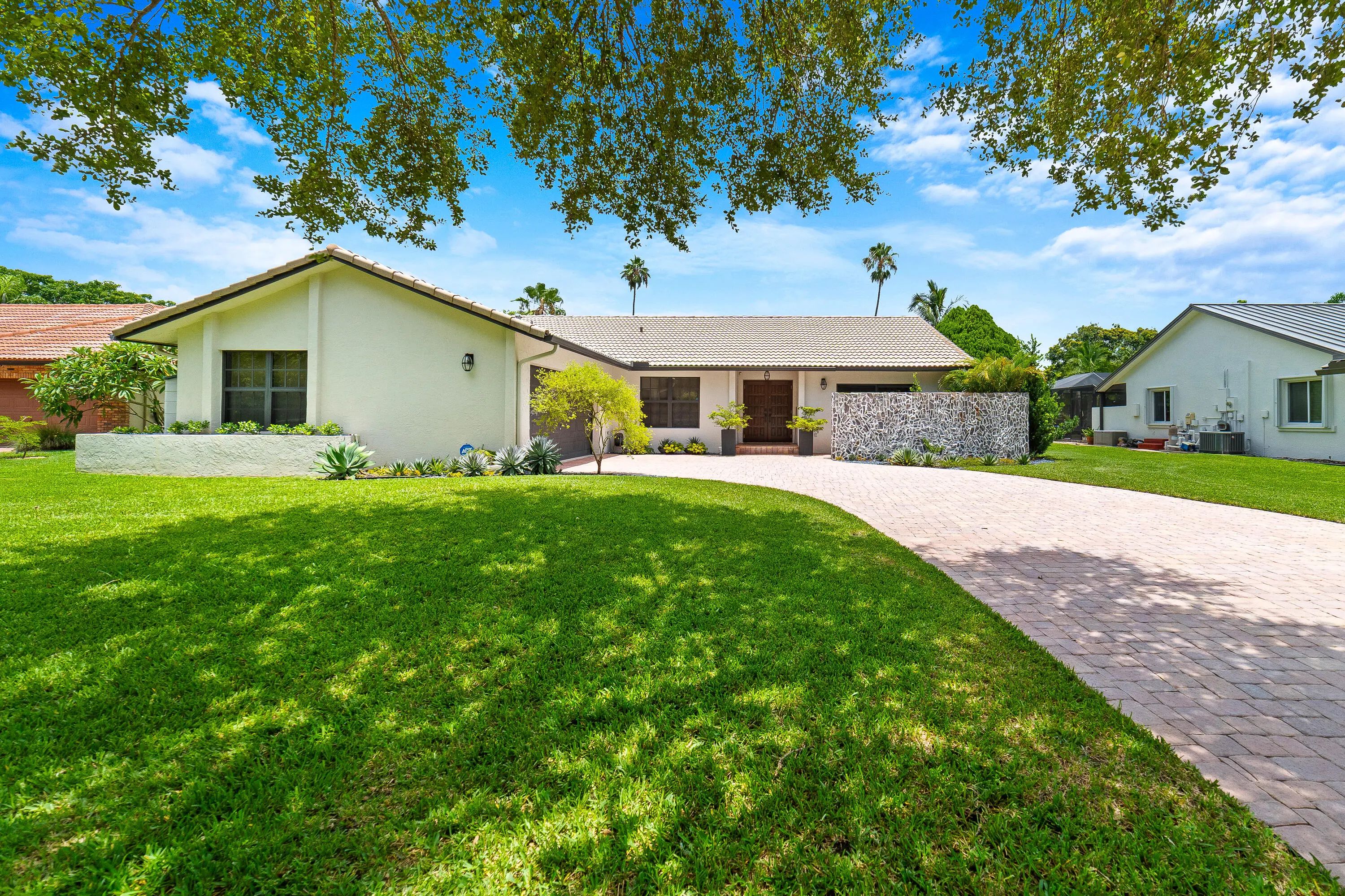 9235 Nw 1st Street, Coral Springs