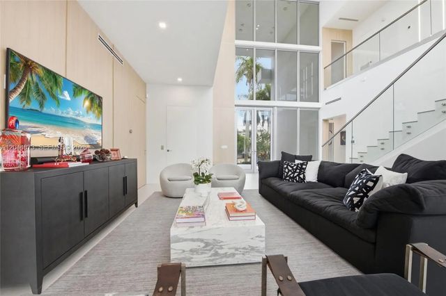 5 of 66 - 91 Fiesta Way, Fort Lauderdale, FL