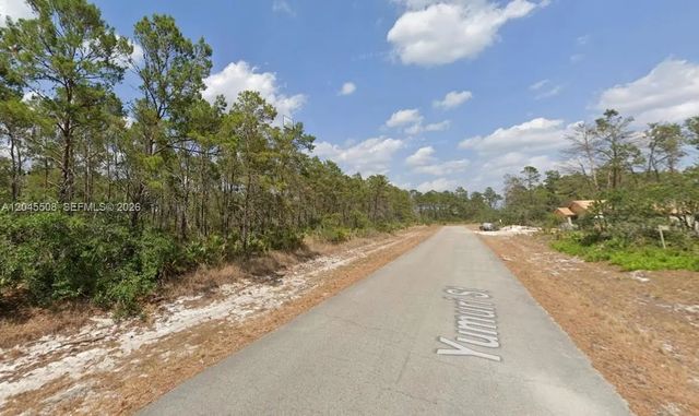 7711 Yumuri Street, Sebring