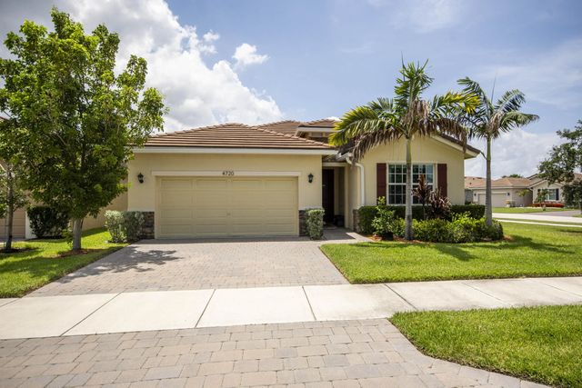 3 of 35 - 4720 Nw Exchange Avenue, Jensen Beach, FL