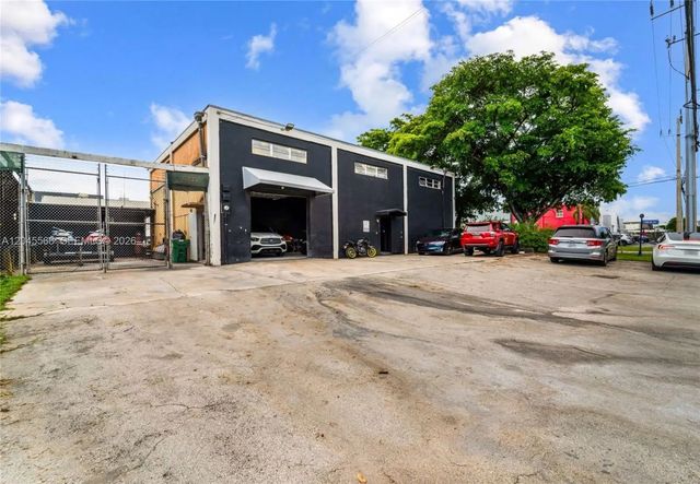 3 of 13 - 5571 Nw 84th Avenue, Doral, FL