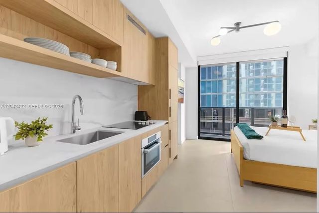 2 of 31 - 11 Ne 6th Street #1606, Miami, FL