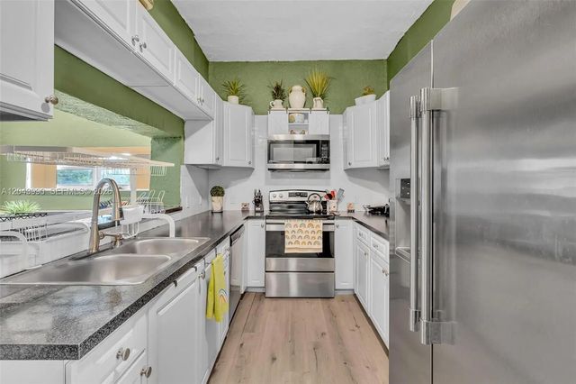 5 of 25 - 1800 Nw 3rd Court, Fort Lauderdale, FL