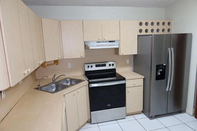 3 of 21 - 7001 W 35th Avenue #273, Hialeah, FL