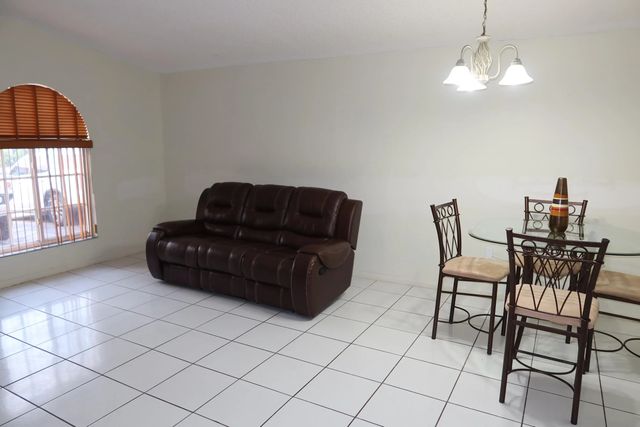 5 of 21 - 7001 W 35th Avenue #273, Hialeah, FL