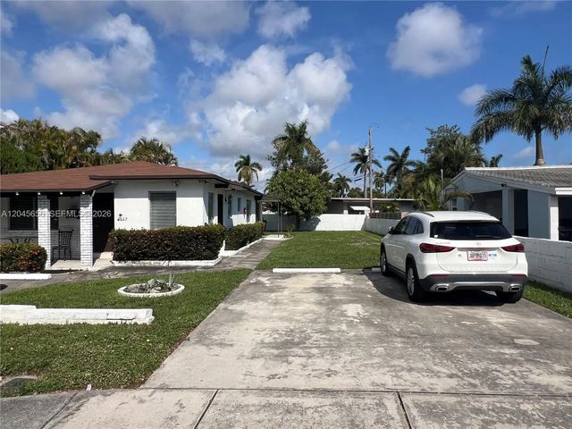 3 of 19 - 809 Ne 2nd Street #12, Hallandale Beach, FL