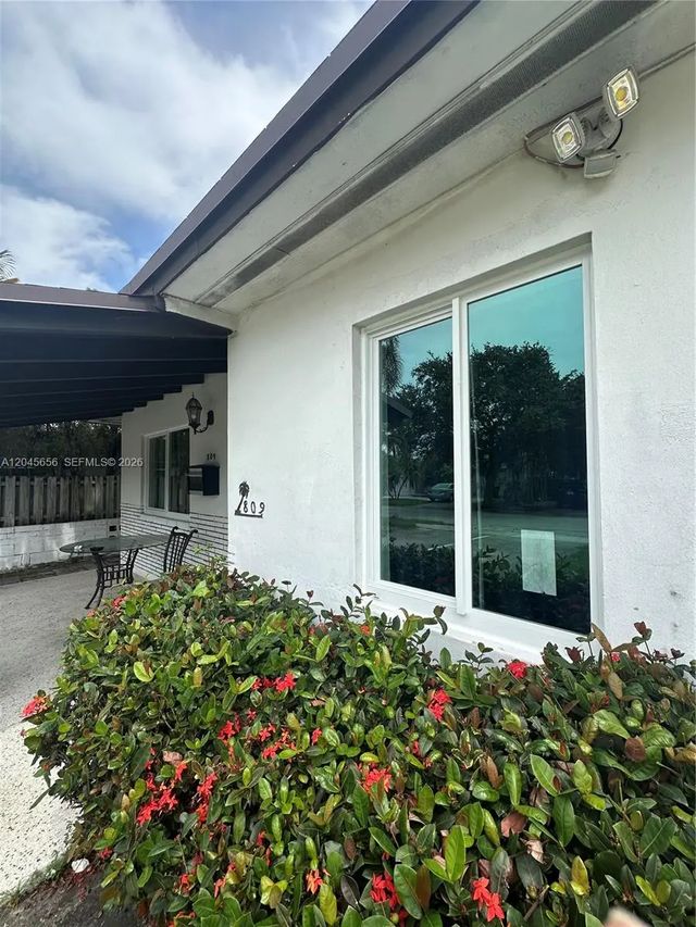 4 of 19 - 809 Ne 2nd Street #12, Hallandale Beach, FL