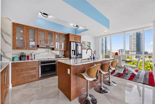 3 of 28 - 480 Ne 30th Street #1807, Miami, FL