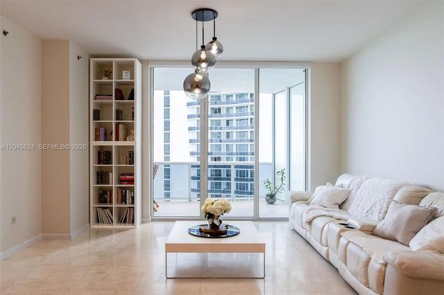 4 of 38 - 15901 Collins Avenue #2502, Sunny Isles Beach, FL